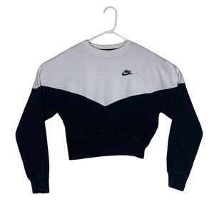Nike Women's Black and White Sweater